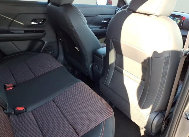 
								Nissan Kicks full									