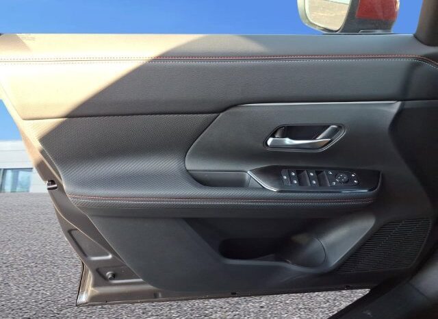 
								Nissan Kicks full									