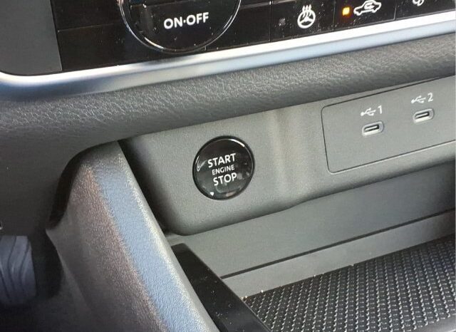 
								Nissan Rogue full									