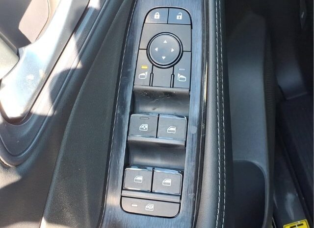 
								Nissan Rogue full									