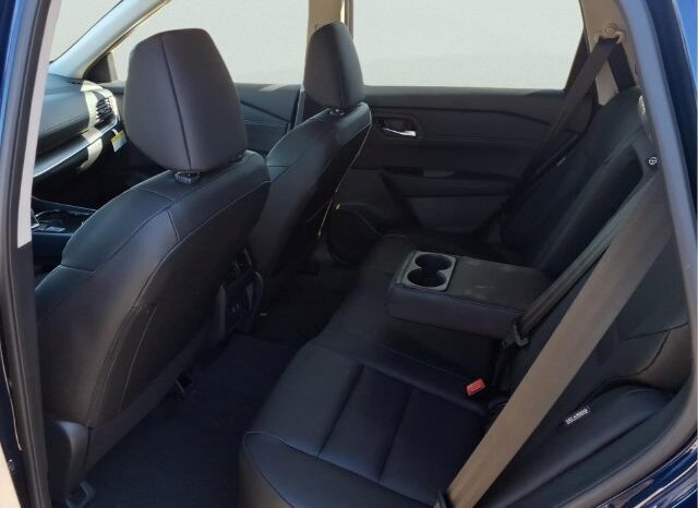 
								Nissan Rogue full									