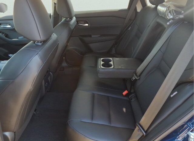 
								Nissan Rogue full									