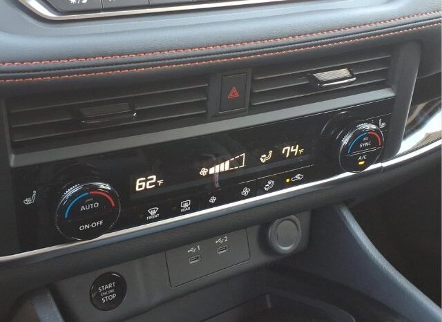 
								Nissan Rogue full									