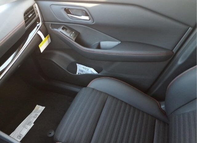 
								Nissan Rogue full									