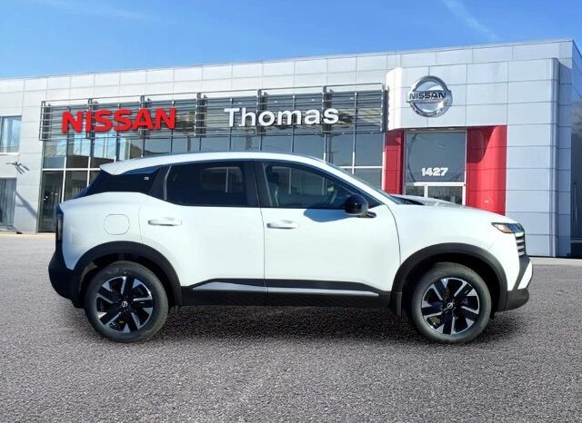 
								Nissan Kicks full									