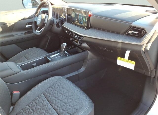 
								Nissan Kicks full									