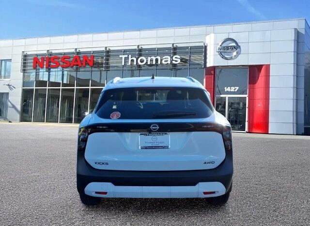
								Nissan Kicks full									