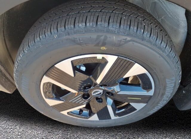 
								Nissan Kicks full									