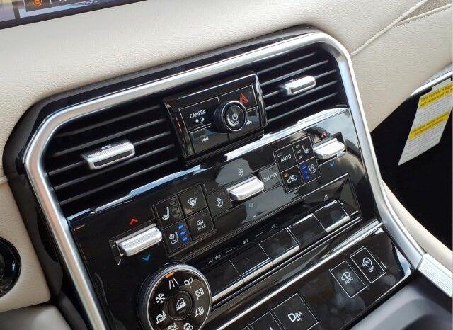 
								Nissan Armada full									
