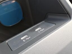
										Nissan Armada full									