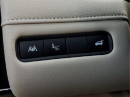 
										Nissan Armada full									