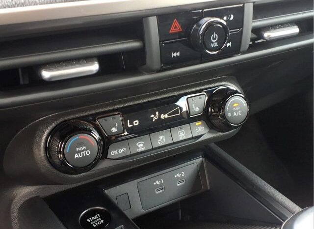 
								Nissan Kicks full									