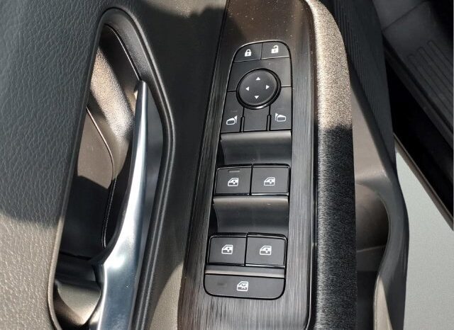 
								Nissan Kicks full									