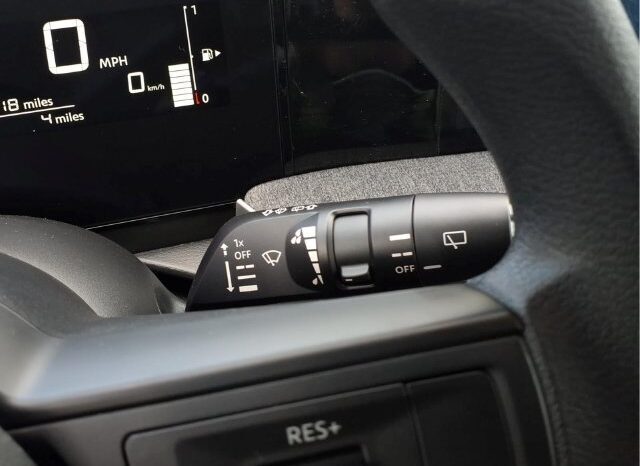 
								Nissan Kicks full									