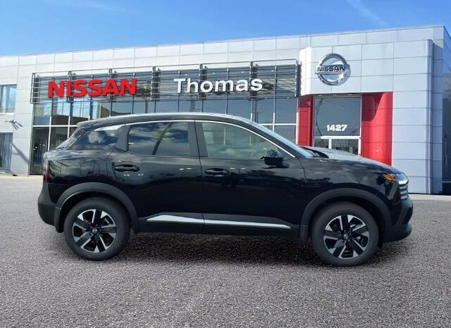 
								Nissan Kicks full									