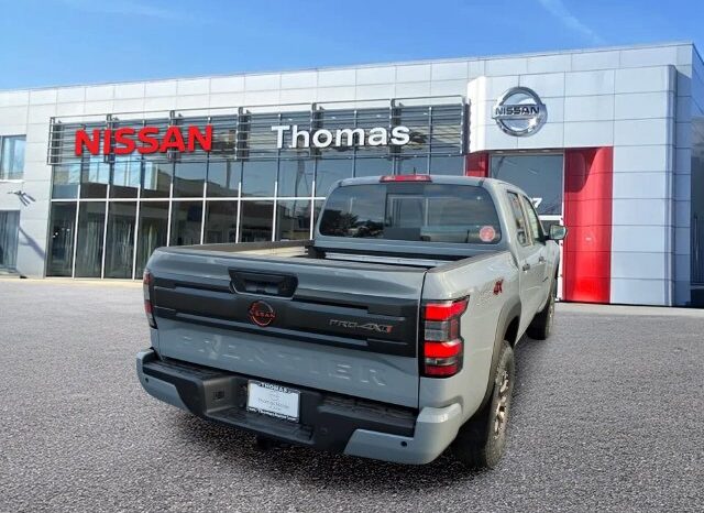 
								Nissan Frontier full									