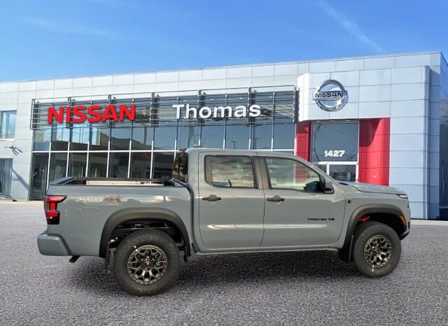 
								Nissan Frontier full									