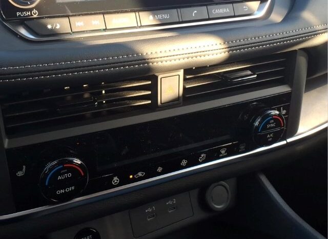 
								Nissan Rogue full									