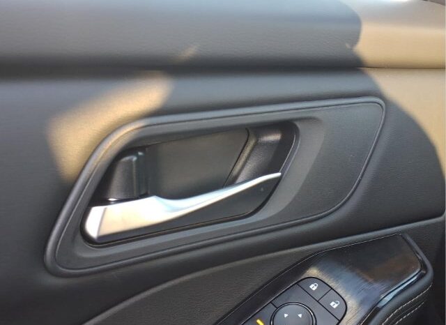
								Nissan Rogue full									