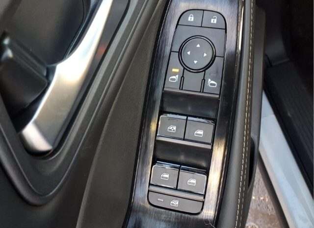 
								Nissan Rogue full									