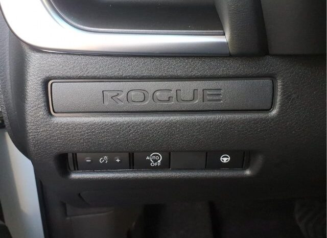 
								Nissan Rogue full									