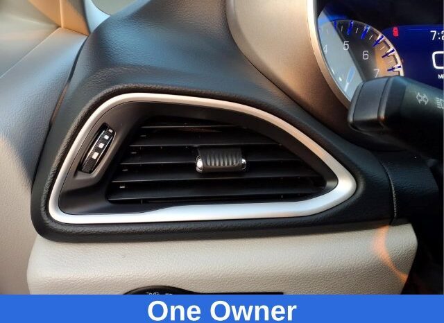 
								Chrysler Pacifica full									