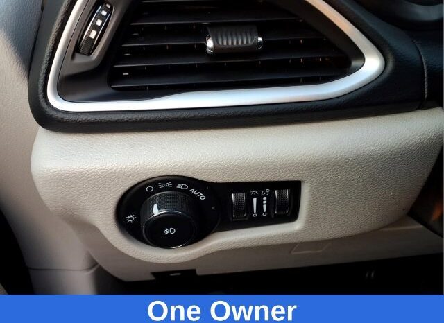 
								Chrysler Pacifica full									