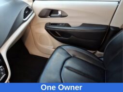 
										Chrysler Pacifica full									