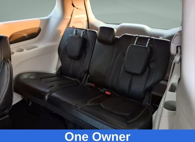 
								Chrysler Pacifica full									