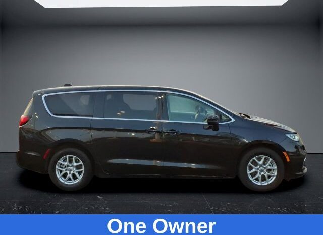 
								Chrysler Pacifica full									