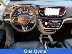
										Chrysler Pacifica full									