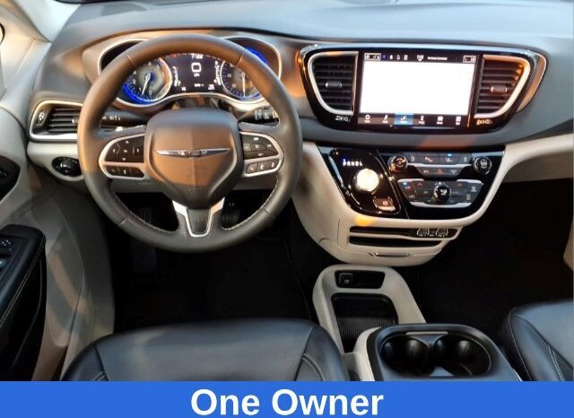 
								Chrysler Pacifica full									