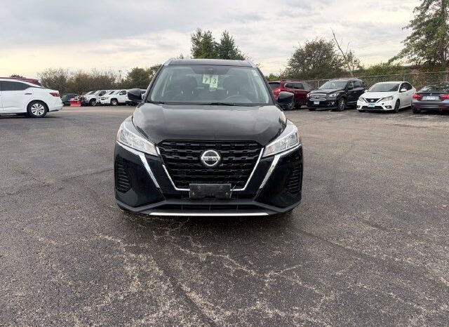 
								Nissan Kicks full									
