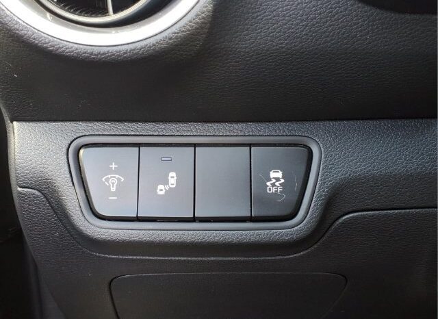 
								Kia Forte full									