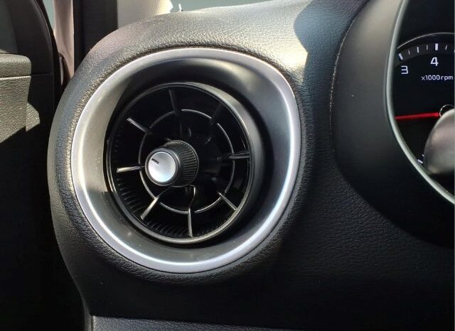 
								Kia Forte full									