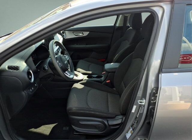 
								Kia Forte full									