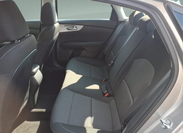 
								Kia Forte full									