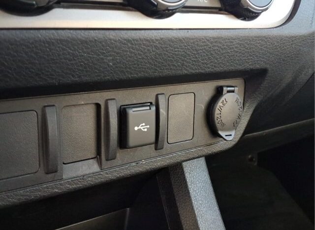 
								Toyota Tacoma full									