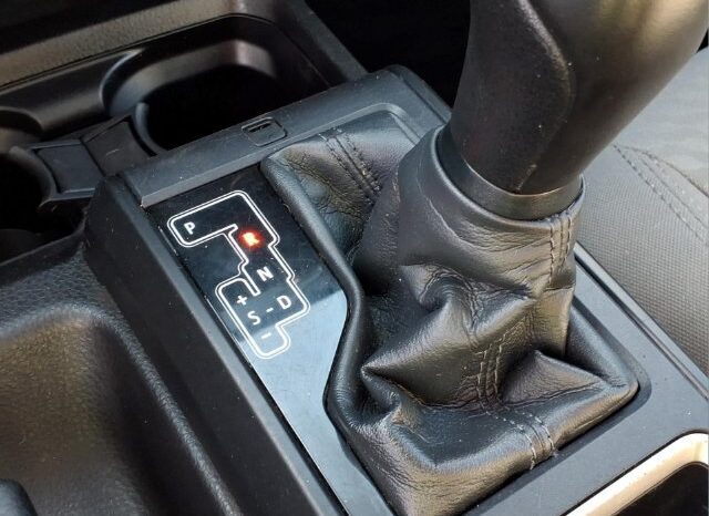 
								Toyota Tacoma full									