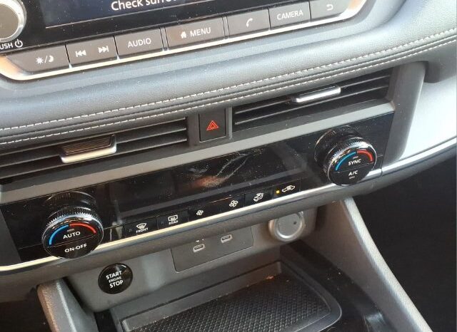 
								Nissan Rogue full									