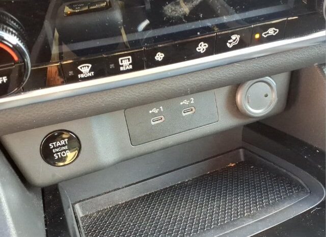 
								Nissan Rogue full									