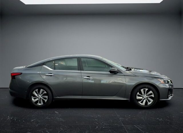 
								Nissan Altima full									